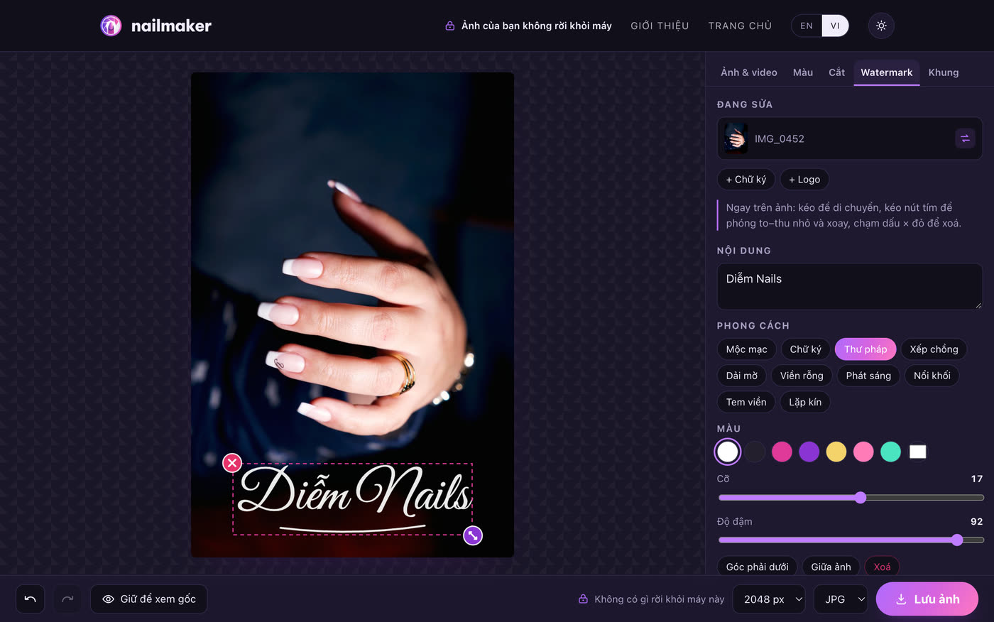 Đóng dấu tên tiệm lên ảnh nail online: mười phong cách watermark, chọn màu chữ, kéo thả dấu ngay trên ảnh